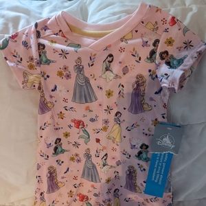 Nwt 2T Disney princesses nightgown